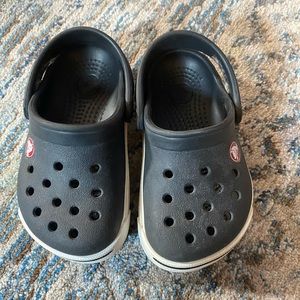 Toddler crocs SZ 4/5